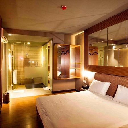 108 Hotel By Him Jakarta Buitenkant foto