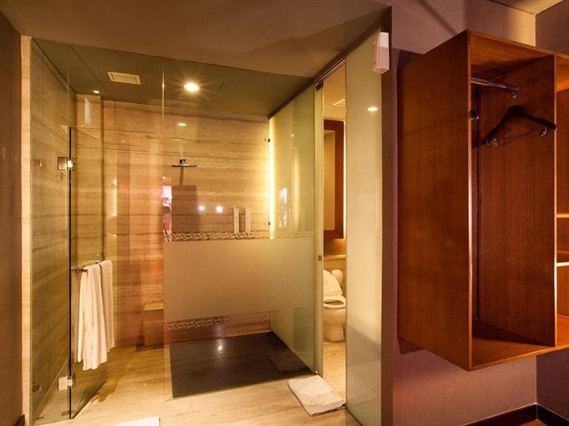 108 Hotel By Him Jakarta Buitenkant foto