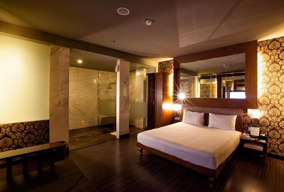 108 Hotel By Him Jakarta Buitenkant foto