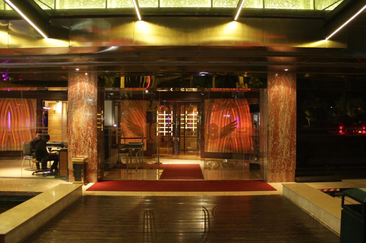 108 Hotel By Him Jakarta Buitenkant foto